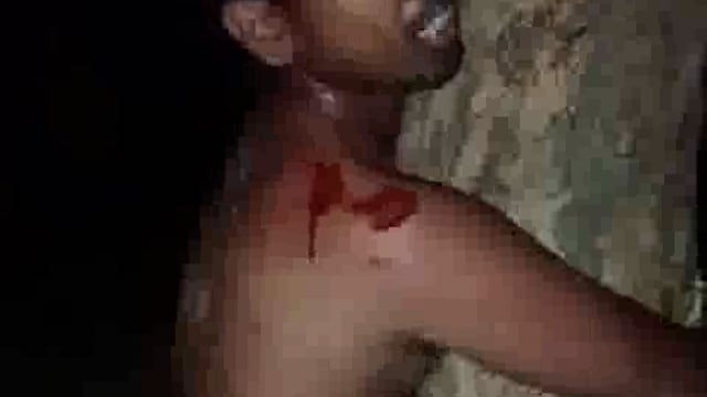 प्रेमिका से मिलने पहुंचे प्रेमी को स्वजनों एवं ग्रामीणों के द्वारा पेड़ से बांधकर पिटाई करने का वीडीओ सोशल 