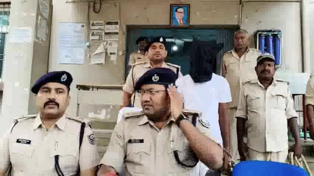 जिले के टॉप 10 अपराधी में शामिल 25000 के इनामी को अमरपुर पुलिस ने भागलपुर से किया गिरफ्तार।