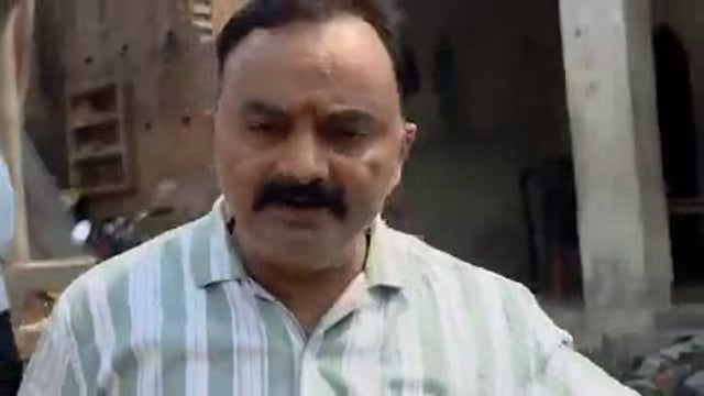 बाराबंकी : राजस्व विभाग की टीम के साथ की गई अभद्रता
➡️ आईजीआरएस की जांच करने पहुंची थी टीम
➡️ ग्रामीण व शिकायतकर्ता द्वारा अभद्रता की गई
➡️ महिला ग्राम विकास अधिकारी की गाड़ी रोककर अभद्रता
➡️ अभद्रता का वीडियो सोशल मीडिया पर हुआ वायरल
➡️ महिला ग्राम विकास अधिकारी की तहरीर पर केस दर्ज
➡️ मसौली थाना क्षेत्र के सहादतगंज का मामला