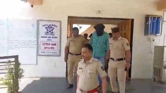 "नाशिकमध्ये बेकायदेशीर दर्गा पाडल्याप्रकरणी एआयएमआयएम नेत्याला अटक, दंगल भडकवल्याचा आरोप"#politics