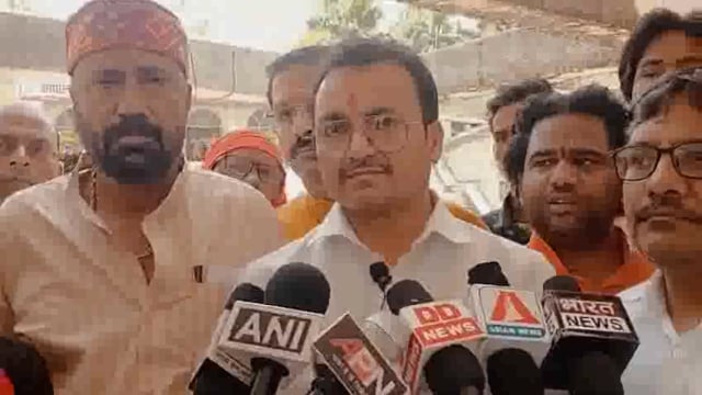 पश्चिम बंगाल में हिंदुओं का हो रहा है उत्पीड़न विश्व हिंदू परिषद के अगुवाई में महामहिम राज्यपाल को संबोधित DM Siddharthna