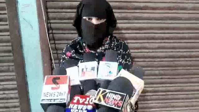 निकाह करने का झांसा देखकर महिला को करता रहा प्रताड़ित