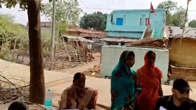 जिला पदाधिकारी अंशुल कुमार के निर्देश पर पं सचिव कल्याण सिंह द्वारा ST/SC टोला चमरडीहा में कल्याणकारी योजनाओ का शिविर 