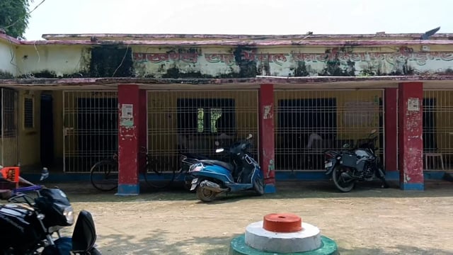 एडीएम ने अंचल कार्यालय का किया औचक निरीक्षण दिए कई निर्देश 