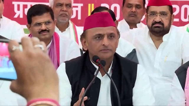 लखनऊ। समाजवादी पार्टी के अध्यक्ष अखिलेश यादव ने उत्तर प्रदेश की भाजपा सरकार पर प्रशासनिक पारदर्शिता को लेकर तीखा हमला बोला है। डीजीपी की नियुक्ति से लेकर सरकारी आंकड़ों तक, उन्होंने सरकार पर भेदभाव और फर्जीवाड़े के गंभीर आरोप लगाए।#politics