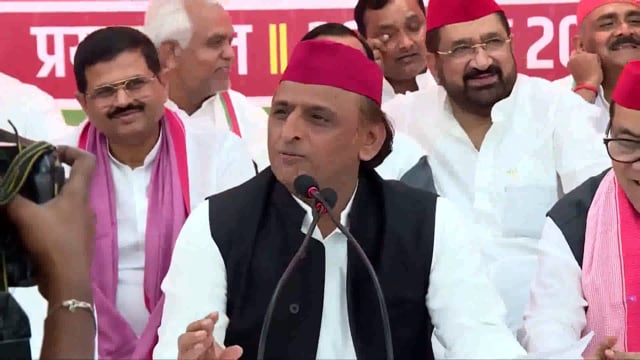 समाजवादी पार्टी के राष्ट्रीय अध्यक्ष अखिलेश यादव ने उत्तर प्रदेश में जातीय संतुलन को लेकर गंभीर सवाल उठाते हुए भाजपा सरकार पर पक्षपातपूर्ण नियुक्तियों का आरोप लगाया है। उन्होंने दावा किया कि प्रशासनिक पदों पर एक विशेष जाति का वर्चस्व है, जबकि पिछड़े, दलित और अल्पसंख्यक (पीडीए) वर्गों की उपेक्षा हो रही है।#politics