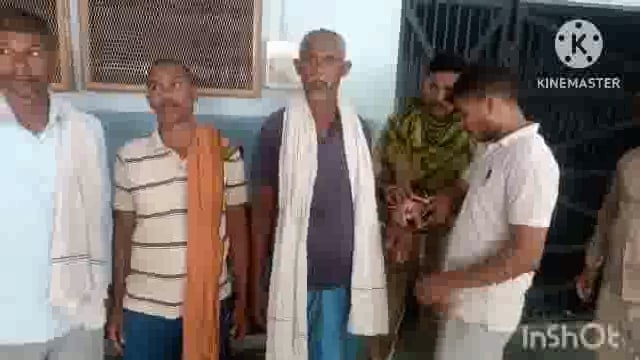 सूर्यगढ़ा -सिंगारपुर गांव से चार वारंटी को गिरफ्तार कर पुलिस हिरासत में पेशी के लिए भेजा गया लखीसराय न्यायालय।