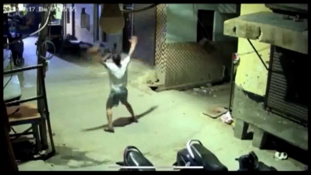 पौड़ी गढ़वाल में सड़क पर एक्सरसाइज कर रहे युवक की हार्ट अटैक से मौत, वीडियो आया सामने#latest_news