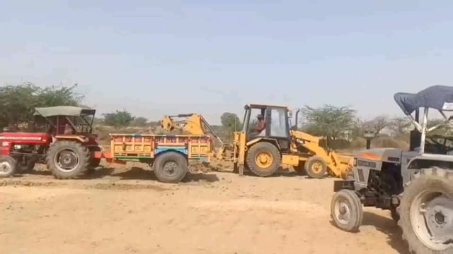 गुरसराय थाना क्षेत्र ग्राम अड़जरा में रविवार के दिन जेसीबी मशीन लगाकर मिट्टी का अवैध खनन किया जा रहा