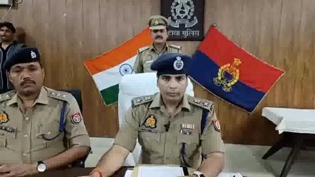 इटावा: छीनाझपटी और हत्या के प्रयास का आरोपी गिरफ्तार, अवैध हथियार और चोरी का माल बरामद#crime