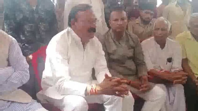 आगरा: 24 घंटे बाद भी दुष्कर्म के आरोपी की गिरफ्तारी नहीं, सांसद राजकुमार चाहर ने जताई नाराजगी#crime