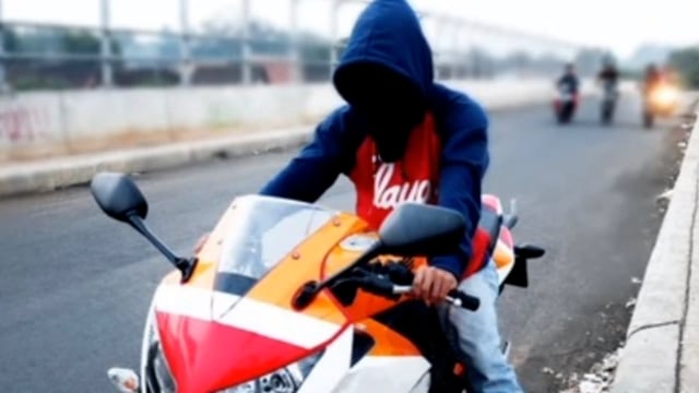 BANKA: खगड़िया जिला के व्यवहार न्यायालय से चोरी हुआ मोटर साईकिल बौंसी में बरामद,चोर गिरफ्तार