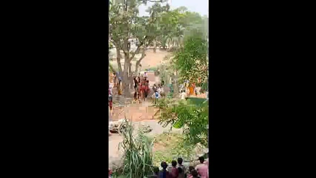 बांसी कोतवाली क्षेत्र के समोगरा गांव में भीमराव अंबेडकर की प्रतिमा स्थापित करने को लेकर पुलिस और ग्रामीणों के बीच झड़प 