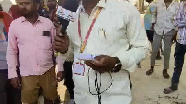 महेशगंज थाना क्षेत्र अंतर्गत ग्राम सभा ऐमापुर बिन्धन मकतहर में पासी समाज के राहुल सरोज पर सामंतवादियो ने किया जानलेवा 