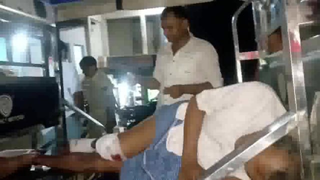 आनंदपुर थाना क्षेत्र में एक ही परिवार के सड़क दुर्घटना में अज्ञात वाहन के ठोकर से दादा सहित दो पोता हुआ घायल: लापरवाही