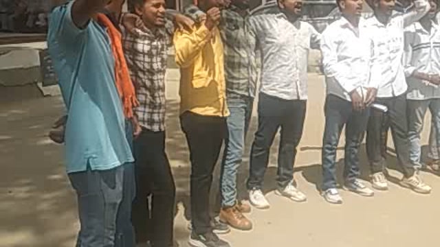   ब्राह्मणों को अब शब्द कहानी के विरोध में हुआ धरना प्रदर्शन राजन शर्मा नमन प्रभात दीक्षित कार्तिक शर्मा ने किया प्रदर्श