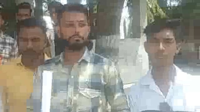 ब्राह्मण समाज का रोग अनुराग कश्यप के खिलाफ नरेगा जी थाने में दी गई तहरीर कार्रवाई करने की प्रशासन से मांग सरकार द्वारा क