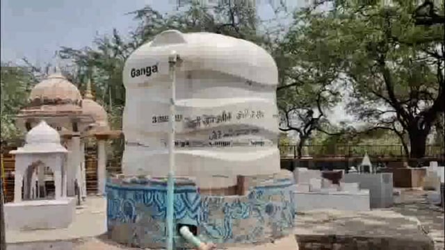 मथुरा में कंकाली मंदिर के समीप नगर निगम द्वारा लगाईं गईं पानी की टंकियां हुईं चोरी, श्रद्धालु पानी के लिए तरसे, राहगीर परेशान