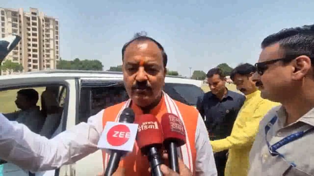 अयोध्या: उत्तर प्रदेश के डिप्टी मुख्यमंत्री केशव प्रसाद मौर्य ने पश्चिम बंगाल में हुई हिंसा को लेकर तीखा बयान दिया है। मौर्य ने कहा, 