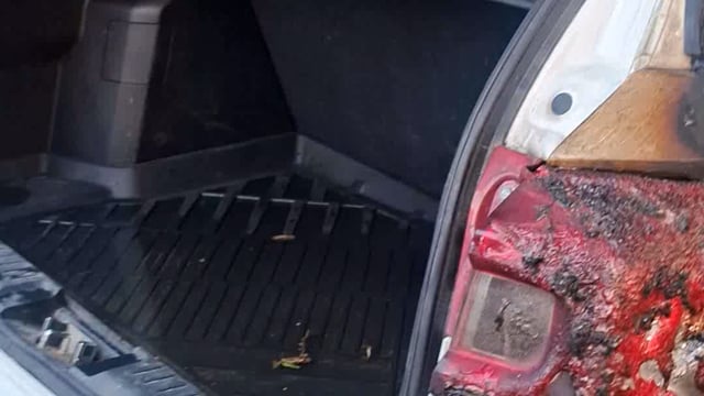 अंबेडकर नगर जहांगीरगंज थाना क्षेत्र के सुतहरपारा गांव के एक घर में अज्ञात कारण से लगी आग में एक बाइक और कार जलकर राख।