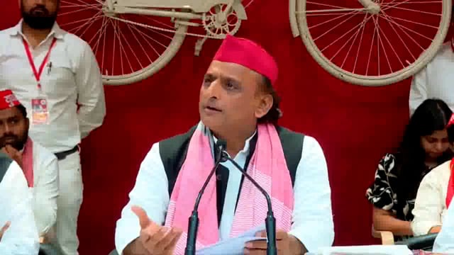 लखनऊ: समाजवादी पार्टी के अध्यक्ष और उत्तर प्रदेश के पूर्व मुख्यमंत्री अखिलेश यादव ने वक्फ संशोधन बिल को लेकर अपना रुख स्पष्ट करते हुए कहा है कि उनकी पार्टी शुरू से ही इस बिल के खिलाफ रही है#politics