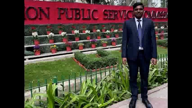 अमरपुर के लाल ने किया कमाल। पोस्टमास्टर के बेटे ने यूपीएससी में लहराया परचम।