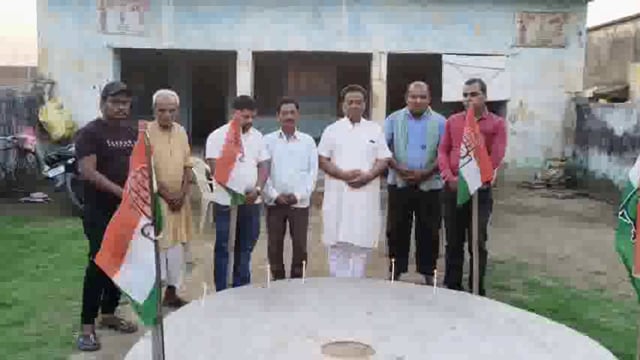 जम्मू कश्मीर में हुए आतंकी हमले को लेकर कांग्रेस कार्यकर्ताओं ने किया शोक सभा।