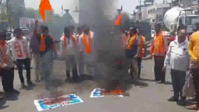 शिवसेनेने केला छत्रपती शिवाजी महाराज चौकात पहलगाम हल्ल्याचा जाहीर निषेध