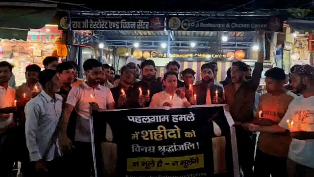 कलियर! में कैंडल मार्च! पहलगाम में आतंकी हमले का शिकार हुए लोगों को श्रद्धांजलि!