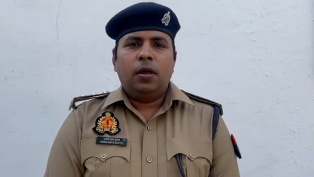 एसटीएफ टीम लखनऊ व थाना हथिगवां पुलिस द्वारा थाना हथिगवां में पंजीकृत अभियोग से संबंधित 50 हजार रूपये का इनामिया 01 अभियु