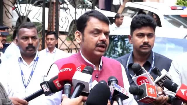 मुंबई: भाजपा नेता और महाराष्ट्र के उपमुख्यमंत्री देवेंद्र फडणवीस ने कांग्रेस नेता राहुल गांधी पर तीखा हमला बोला है। एक बयान में उन्होंने कहा, 