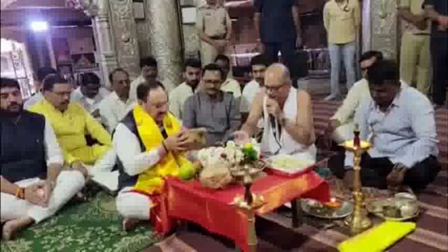 जेपी नड्डा यांनी श्रीमंत दगडूशेठ गणपतीचे दर्शन घेतले आणि म्हणाले - "गणेशाच्या आशीर्वादाने देश या कठीण काळातून बाहेर पडेल"#politics