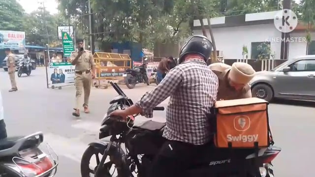 आगरा शहर में दबंगों की दबंगई पुलिस प्रशासन को चुनौती देती हुई नजर आ रही है