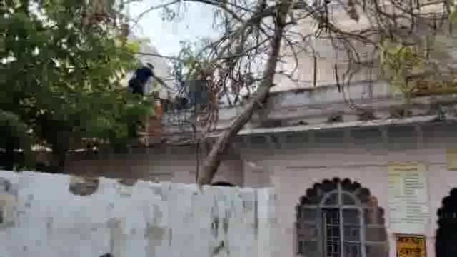 झांसी जिला अस्पताल के बच्चा वार्ड में लगी आग फायर ब्रिगेड ने पाया काबू बड़ा हादसा टला