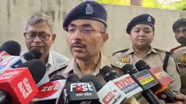 झांसी जिला अस्पताल के बच्चा वार्ड में लगी आग फायर ब्रिगेड ने पाया काबू बड़ा हादसा टला