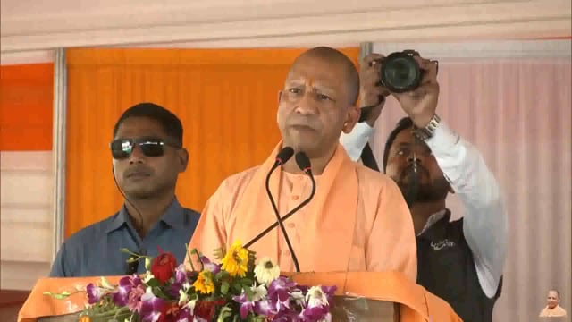 लखनऊ: उत्तर प्रदेश के मुख्यमंत्री योगी आदित्यनाथ ने प्रधानमंत्री नरेंद्र मोदी के नेतृत्व में देश की सुरक्षा और गौरव को लेकर महत्वपूर्ण बयान दिया।
मुख्यमंत्री ने एक सभा को संबोधित करते हुए कहा, 