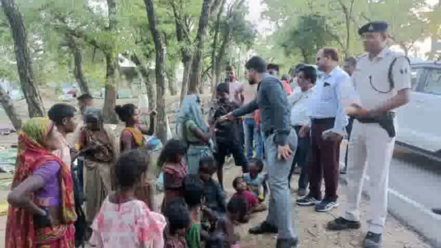 जिला पदाधिकारी क्षेत्र भ्रमण के दौरान घूमंतू बच्चों को कचरा चुनते देख पोषण पुनर्वास में रखने का दिए निर्देश