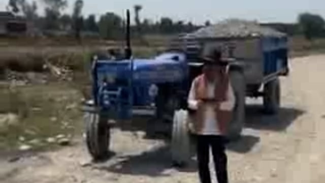 ▶️....देहरादून : यमुना नदी में अवैध खनन जोरों पर
➡विकासनगर विधायक ने पकड़ी ट्रैक्टर ट्रॉली
➡सूचना मिलने के बाद भी मौके पर नहीं पहुंची पुलिस
➡लापरवाही बरतने पर एसएसपी का बड़ा एक्शन
➡उप निरीक्षक वैभव गुप्ता किए गए लाइन हाजिर
➡हेड कांस्टेबल मनोज, नवबहार भी लाइन हाजिर.

#Dehradun @DehradunPolice