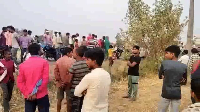 घर में थी लड़की की शादी
रात्रि में हो गई चोरी अंबेडकर नगर जलालपुर थाना क्षेत्र के अंतर्गत फखरपुर गांव में एक व्यक्ति के घर में   लड़की की शादी थी लड़की की विदाई हो जाने के बाद 28 तारीख की रात्रि में घर में हो गई चोरी फिलहाल पुलिस को अभी कोई तहरीर नहीं मिली है