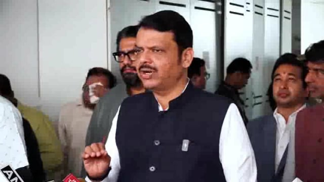 महाराष्ट्र के उपमुख्यमंत्री देवेंद्र फडणवीस ने पहलगाम आतंकी हमले में मारे गए महाराष्ट्र के नागरिकों को श्रद्धांजलि अर्पित करते हुए उनके परिजनों के लिए बड़ी घोषणा की है। उन्होंने कहा,
