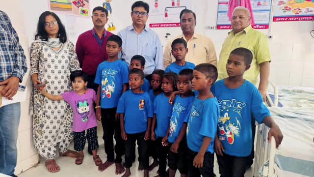 कचरा बीनने वाले घुमंतू परिवारों के बच्चे की समुचित देखभाल और उपचार के लिए एन आर सी में कराया गया भर्ती