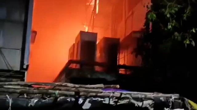 कोलकाता: माछुआ इलाके में 5 मंजिला होटल में भीषण आग, 14 लोगों की मौत#fair