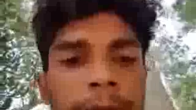 UP के मुज़फ्फरनगर मे भरी पंचायत मे हुए अपमान से आहत युवक अनस ने लाइव वीडियो बनाकर जान दे दीं। अपने 3 दोस्त शराफत, नौशाद व दिलशाद को सुसाइड के लिए जिम्मेदार ठहराया। वीडियो में अनस ने तीन युवकों शराफत, नौशाद और दिलशाद पर आरोप लगाए। उसने कहा कि इन लोगों ने उस पर झूठे आरोप लगाकर बदनाम किया। #police