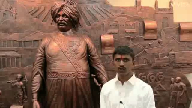 कोल्हापूर जिल्हाधिकारी अमोल येडगे यांच्याकडून यूपीएससी परीक्षेत घवघवीत यश संपादन केलेल्या बिरदेव डोणे यांचा सत्कार करण्यात आला.