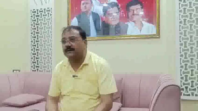 इटावा: उत्तर प्रदेश के इटावा जिले स्थित सैफई के 500 बेड वाले सुपर स्पेशलिटी हॉस्पिटल की छत से बारिश के दौरान पानी टपकने का मामला सामने आया है। यह घटना उस अस्पताल की है, जिसका उद्घाटन 6 मार्च 2024 को किया गया था, और इसकी लागत 537.36 करोड़ रुपये आई थी।#politics