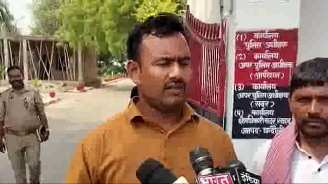 दबंगों के खिलाफ नहीं हुई कार्रवाई,मार खाए जेसीबी मालिक व चालक पहुंचे एसपी के दरबार