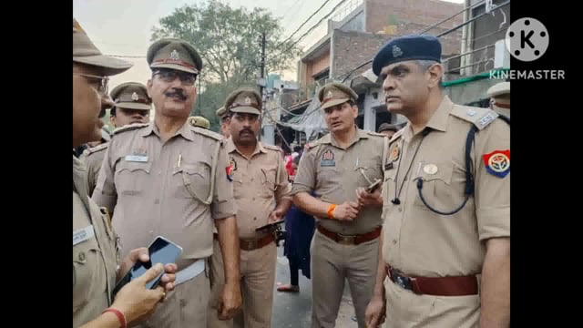 आगरा क्षेत्र के बोदला में अतिक्रमण कार्यों पर प्रशासन का चला हंटर रोड से हटाए गए धकेल खेल दुकानदारों को दी गई हिदायत