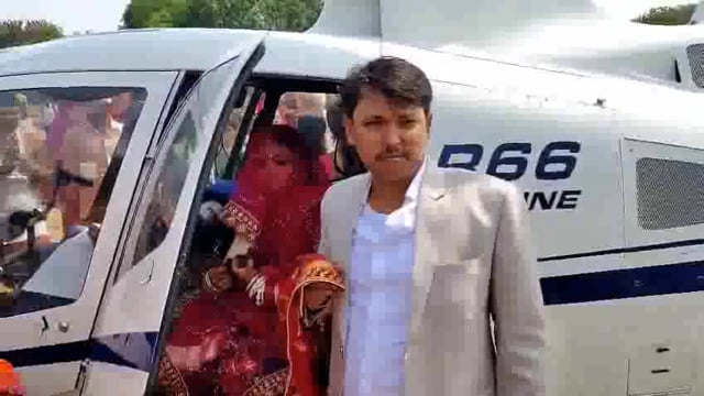 मिर्जापुर के लालगंज क्षेत्र के उसरी खमरिया गांव में एक अनोखी शादी हुई, जिसने सबका ध्यान खींचा। इस शादी में जहां सब कुछ धूमधाम से हुआ, वहीं विदाई के समय दूल्हे ने एक चौंकाने वाला कदम उठाया।
#shadi