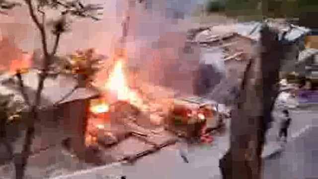 भारत ने पहलगाम आतंकी हमले का कड़ा जवाब देते हुए ‘ऑपरेशन सिंदूर’ के तहत पाकिस्तान में आतंक के ठिकानों पर जोरदार एयर स्ट्राइक की है। सोमवार देर रात करीब 1:30 बजे भारतीय सेना ने यह ऑपरेशन अंजाम दिया