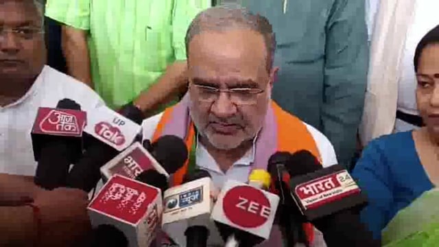 भूपेंद्र चौधरी, बीजेपी प्रदेश अध्यक्ष, ने ऑपरेशन सिंदूर के संदर्भ में बयान देते हुए कहा कि पाकिस्तान पर किया गया हमला निर्दोष भारतीयों की मौत का बदला है। उन्होंने इसे भारतीय सेना के लिए गौरव का दिन बताते हुए कहा कि मोदी सरकार ने आतंकवाद के खिलाफ एक निर्णायक कदम उठाया है और अब हम इसे पूरी तरह से खत्म करेंगे।#ओपरेशनसिंदूर